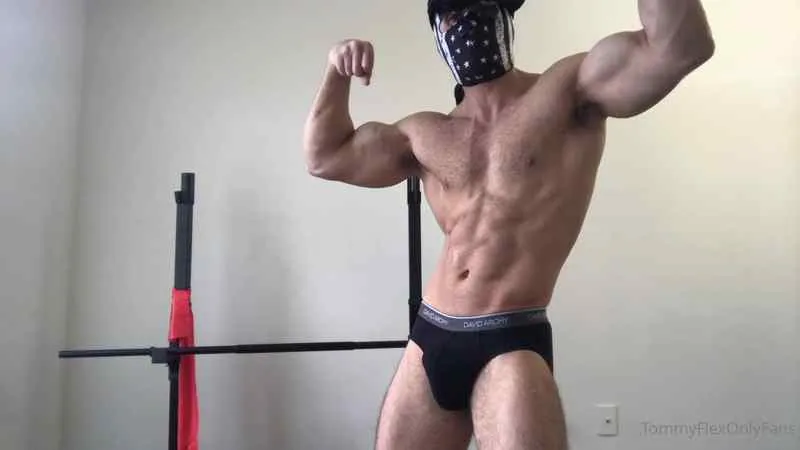 Flexing My Muscles and Jerking off Till I Cum –  Tommyflex