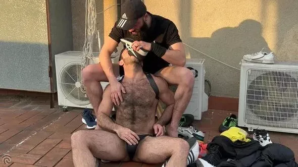 Sneakers – Kike Gil, The Bearded Master